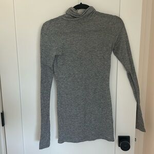Aritzia wilfred long sleeve turtleneck